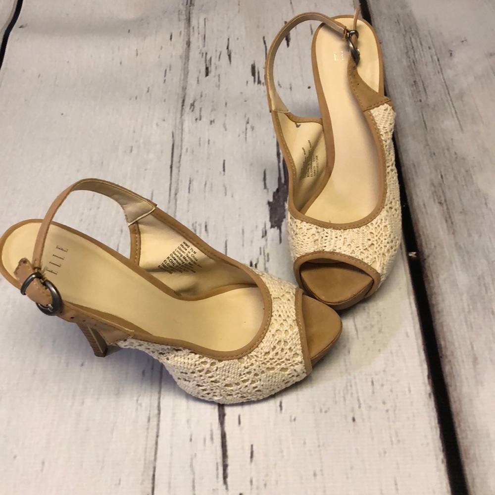 Knit heels